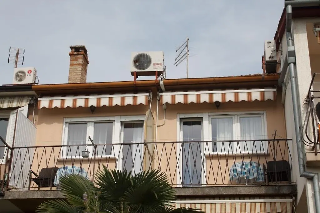 Lino Apartments Rovinj 0*,