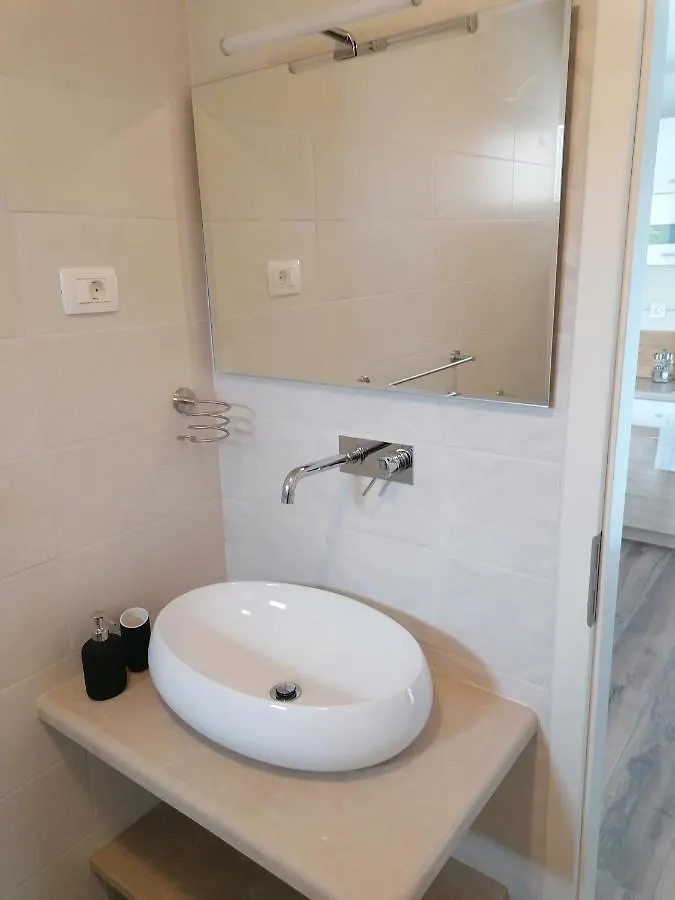 Lino Apartments Rovinj 0*,  Croatia